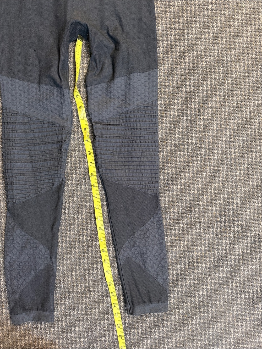 SPANX Black Seamless Textured High-Rise Leggings - Picture 5 of 6